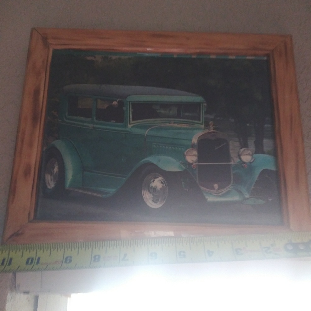 Portrait of bonnie & clyde car.